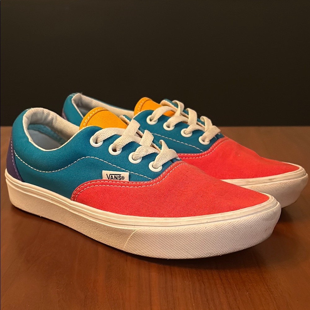 Vans Comfycush Era Fashion Sneakers, women’s 6.5/ men’s 5